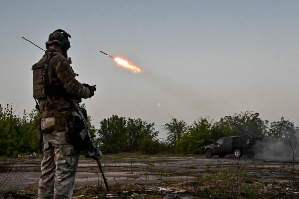 scandal in coreea de sud ambasada rusiei a montat un banner cu mesajul victoria va fi a noastra 699be4958e789