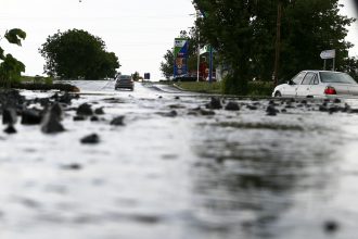 sedinta extraordinara la ministerul mediului in contextul avertizarilor hidrologice institutiile abilitate vor transmite avertizari 6984ada19f036
