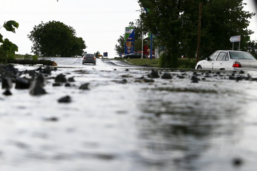 sedinta extraordinara la ministerul mediului in contextul avertizarilor hidrologice institutiile abilitate vor transmite avertizari 6984ada19f036