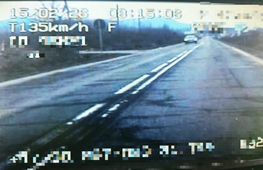 tanara inregistrata de radar in timp ce conducea o masina cu 135 km h pe o strada din baia mare ce pedeapsa a primit 69918a8a1b1b0