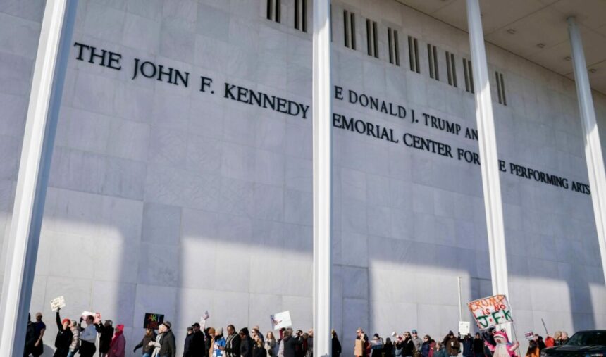 trump inchide centrul de arte kennedy din washington pentru reconstructie 698033e99cb74
