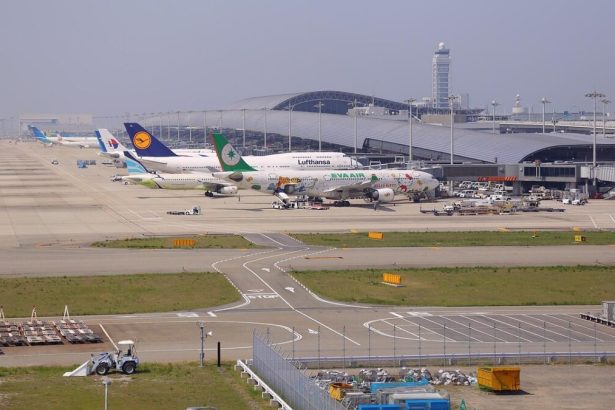 un aeroport international prin care trec zeci de milioane de pasageri in fiecare an nu a pierdut niciun bagaj de peste trei decenii 699e95c083545