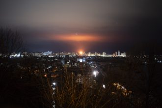 val de atacuri rusesti asupra ucrainei printre victime se numara si un nou nascut 698d90a13f16a