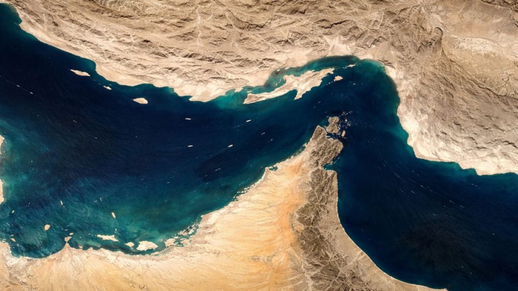 Symbolic map of Europe and the Middle East highlighting the Strait of Hormuz, oil tankers, trade routes, and the impact of the energy crisis on the European economy.