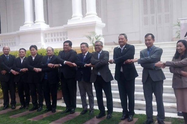 ASEAN ambassadors and Egyptian diplomats attending a Ramadan Iftar hosted by the Indonesian Embassy in Cairo.