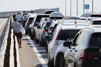 agentia internationala pentru energie cere oamenilor sa lucreze de acasa si sa calatoreasca mai putin cu avionul pe fondul crizei petrolului 69bd2229f344f