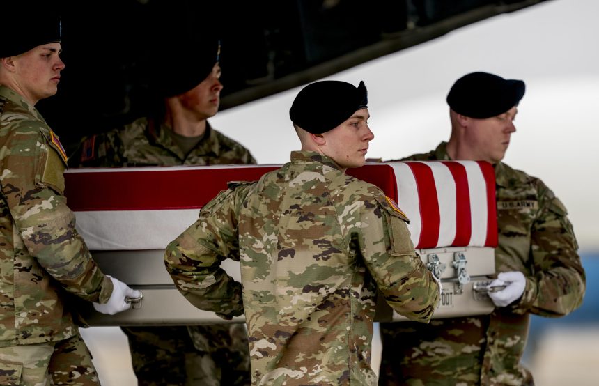 al saptelea soldat american a murit in razboiul din orientul mijlociu dupa ce a fost ranit intr un atac din arabia saudita 69ae0ff5eaa99