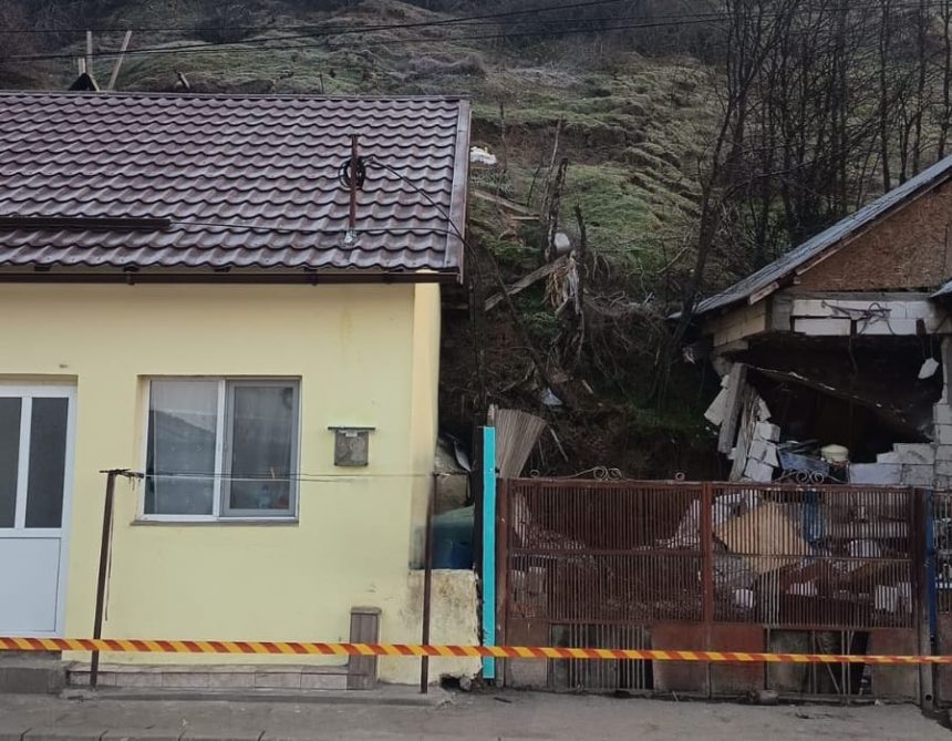alunecare de terene in slatina sapte locuinte afectate si 25 de persoane evacuate 69a7d337f0285