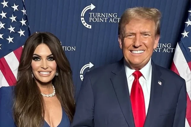 cum o porecleste presedintele sua pe ambasadoarea din grecia maritata cu guvernatorul californiei si logodita cu donald trump jr 69c648bc18d6a