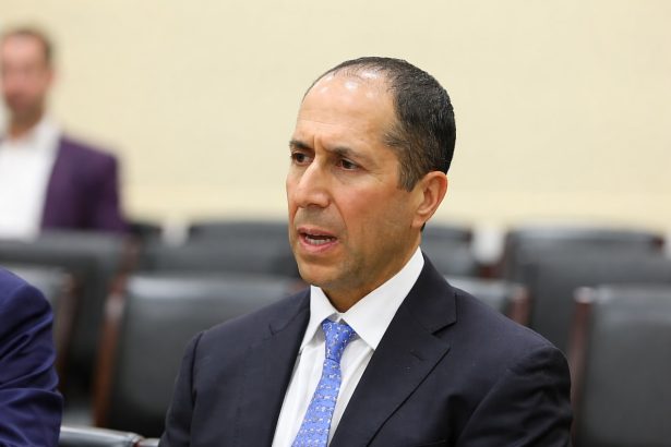 detaliul ignorat in scandalul epstein anchetatorii au scapat un lucru esential marturii surprinzatoare din congresul sua 69c3df4093ed6