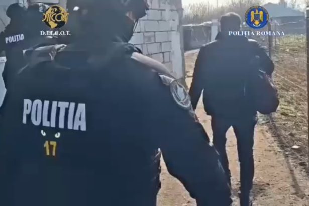 doi tineri de 16 ani cercetati dupa ce au obligat o fata de 13 ani sa se prostitueze 69aad17b9c182