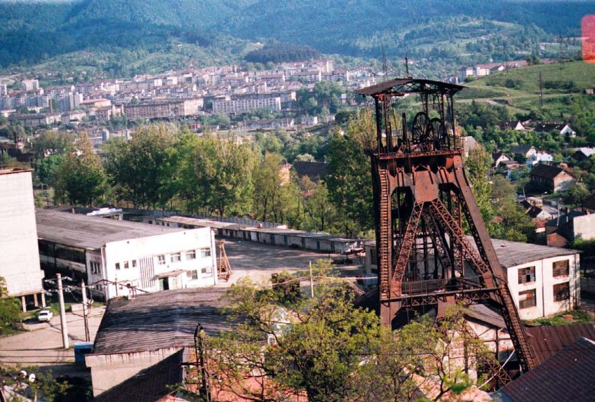 echipamente si cabluri furate de la mina vulcan sase persoane au fost retinute 69b296768cb8f