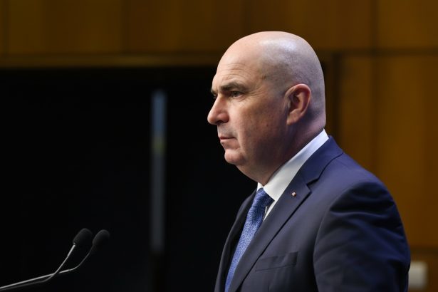 edited bolojan despre pretul carburantilor la pompa nu ne dorim sa ajunga la 10 lei litrul totul depinde de durata crizei din orientul mijlociu 69a872a54fecd