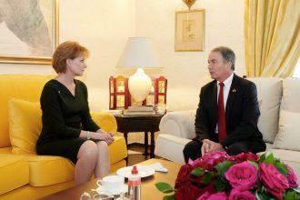 edited custodele coroanei margareta l a primit la palatul elisabeta pe noul ambasador al statelor unite 69b46313d84ce