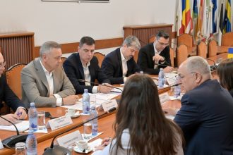 edited florin barbu s a intalnit cu comisarul european costas kadis cei doi au discutat viitorul pescuitului si acvaculturii in ue 69c271bbab1f4