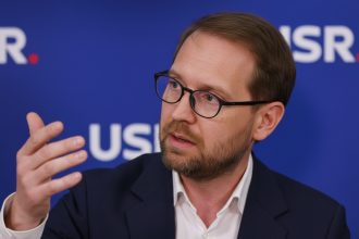 edited fritz spera ca decizia de a permite sua sa trimita forte in romania ar putea duce la includerea in visa waver 69b1a4f73a49b