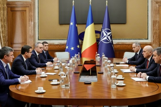 edited guvernul anunta ca mai multi romani din israel vor fi adusi luni seara in tara 69a56748438ef