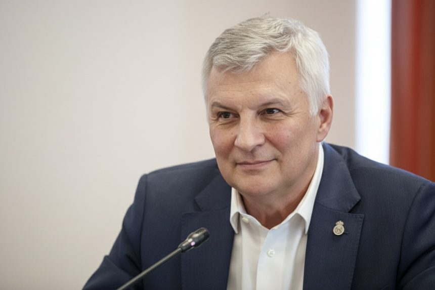 edited liderul senatorilor psd atac dur la adresa lui ilie bolojan el se pozitioneaza in afara guvernarii 69b92812bbbd7