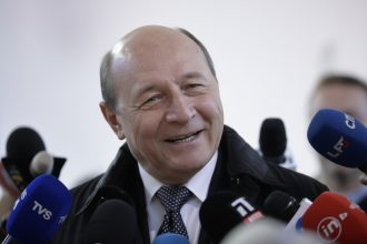 edited motorina a ajuns la 10 lei basescu spune pana cand va continua scumpirea carburantilor 69c04767a12cf