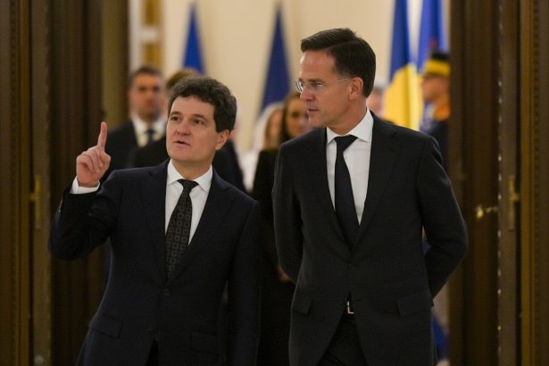 edited nicusor dan si mark rutte sustin declaratii de presa la sediul nato din bruxelles rutte suntem vigilenti si suntem pregatiti pentru a apara fiecare centimetru al aliantei 69bbb830762e7
