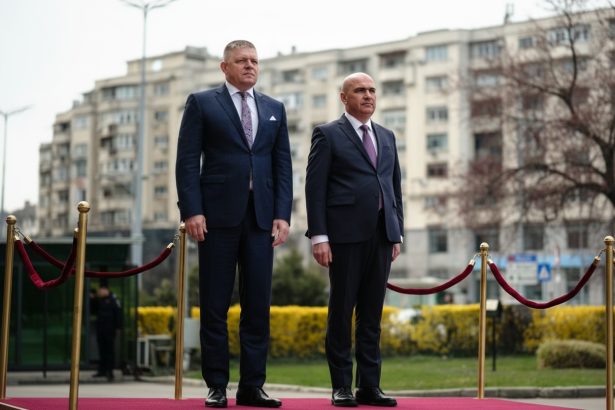 edited premierul slovaciei robert fico a fost primit de ilie bolojan la palatul victoria 69c657135f735