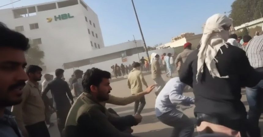 edited protestatari ucisi in pakistan dupa ce au luat cu asalt consulatul sua 69a3f62932fcf
