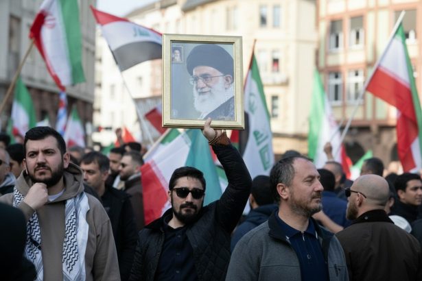 edited regimul din iran si ar putea schimba strategia se discuta despre o bomba nucleara 69c57d1bc4a4e