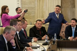 edited scandal in parlament privind legea bugetului blocajul continua sedinta nu s a reluat dupa scadalul voturilor 69baa044a2e42