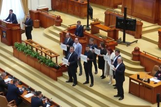 edited scandal in parlamentul romaniei in timpul dezbaterii cererii sua privind trimiterea de forte si echipamente in romania in contextul razboiului din iran 69b18b3931faf