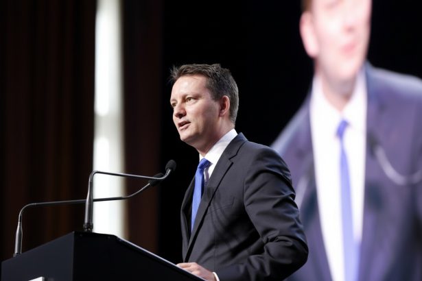 edited siegfried muresan acuza ca grindeanu merge la bruxelles sa le spuna socialistilor ca isi doreste o guvernare cu aur 69c233b6b60bd