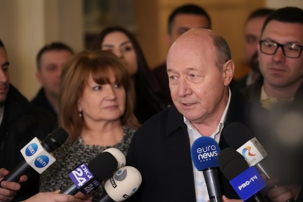 edited traian basescu il critica dur pe trump acest presedinte a depreciat prestigiul statelor unite e mai rau decat putin 69ca8e54b1838