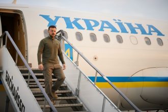 edited zelenski a ajuns la bucuresti pentru discutii cu nicusor dan si ilie bolojan se vor semna trei documente video 69b2a6fa6c661