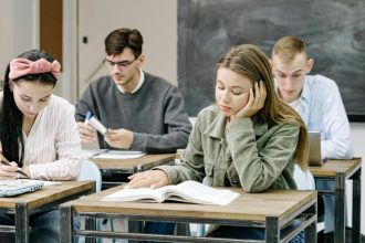 elevii romani au rezultate mai slabe la invatatura decat media europeana afirma un reprezentat ocde 69b7ecde369c6