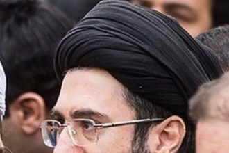 fiul lui ali khamenei care ar fi trebuit sa i urmeze la conducerea iranului a fost eliminat 69a3ef8c50a13