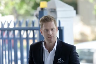 fostul ministru ilan laufer si copiii lui de 5 ani au fost loviti de o masina in capitala 69b919dc0f765