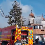 incendiu puternic la o biserica din prahova 120 de persoane s au autoevacuat restrictii de circulatie pe dn1 69b682af37342