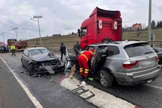 interventii de urgenta in suceava si giurgiu dupa doua accidente cu mai multe masini 69bcf0f620c8a