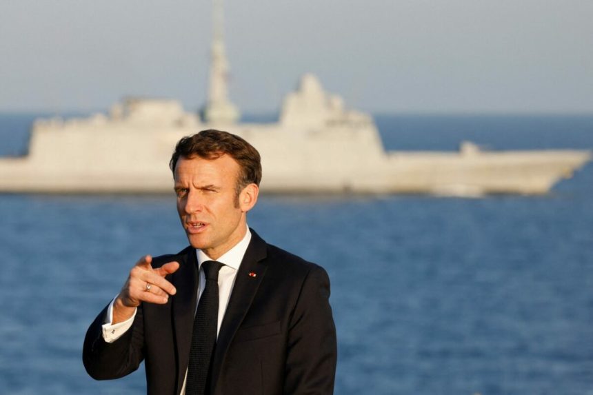 macron anunta confiscarea in marea nordului a unui petrolier din flota fantoma a rusiei 69a408225651e