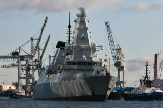 marea britanie planuieste sa trimita distrugatorul hms duncan in marea mediterana pentru a proteja baza sa militara din cipru 69a6cc0173e24