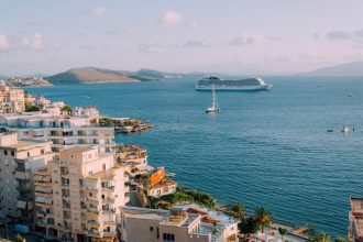 mii de turisti blocati pe navele de croaziera dupa inchiderea stramtorii ormuz 69a6e242e0910