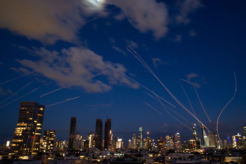 o singura racheta iraniana care patrunde in apararea sua ar putea deraia planurile lui trump 69a4c3ac296c8