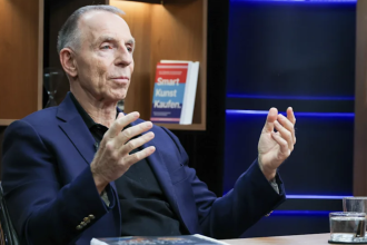 pe cine mai ancheteaza procurorii in germania un istoric de aproape 70 ani pentru ca l a comparat pe putin cu hitler 69b04cce0e9a2