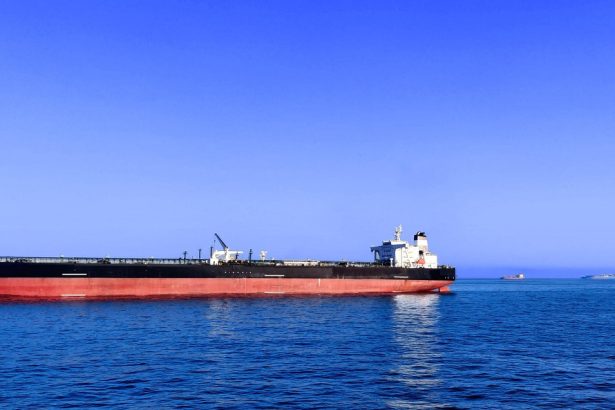 peste 100 de persoane au disparute dupa un atac asupra unei nave iraniene 69a800286c5db