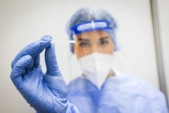 peste 150 000 de decese neinregistrate cauzate de covid 19 au avut loc la inceputul pandemiei studiu 69bb0ef87099c