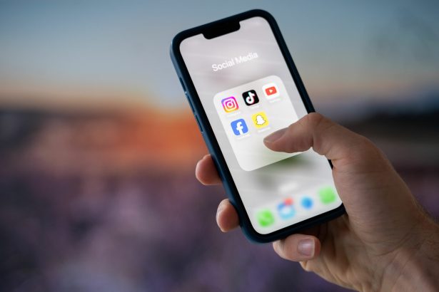 polonia intentioneaza sa interzica utilizarea telefoanelor de catre elevii sub 16 ani in scoli de cand ar intra in vigoare masura 69ba9ed3daa43