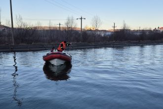 pompierii nu au reusit sa l gaseasca pe tanarul de 18 ani inecat in canalul de fuga al bistritei 69b063e9d3ff0