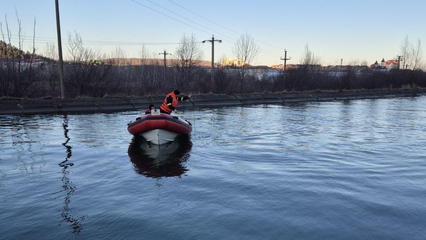 pompierii nu au reusit sa l gaseasca pe tanarul de 18 ani inecat in canalul de fuga al bistritei 69b063e9d3ff0
