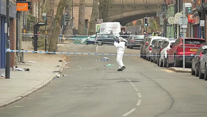 posibil incident terorist in marrea britanie sofer arestat dupa ce a lovit mai multi pietoni 69ca2dddb2d29