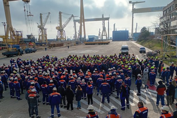 protest la santierul naval damen mangalia dupa intarzieri repetate ale salariilor 69bba44d2e2fa