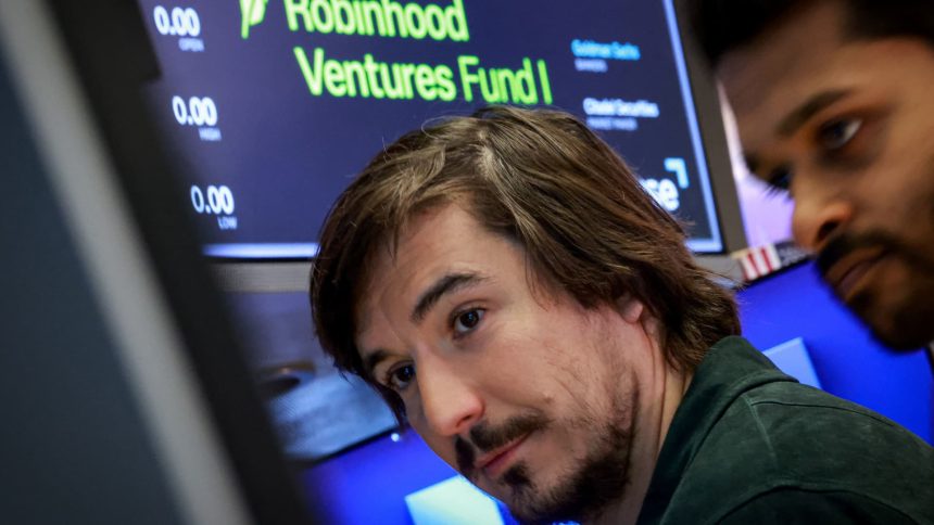 robinhoods venture fund which gives investors access to private companies tanks 11 on first day 69abf9e57875e